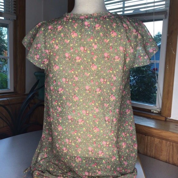 Motherhood Maternity flutter sleeve ruffle Medium - Picture 2 of 14